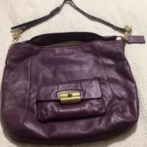 Vintage COACH Shoulder Bag
THE FINAL PRICE IS $63.00.